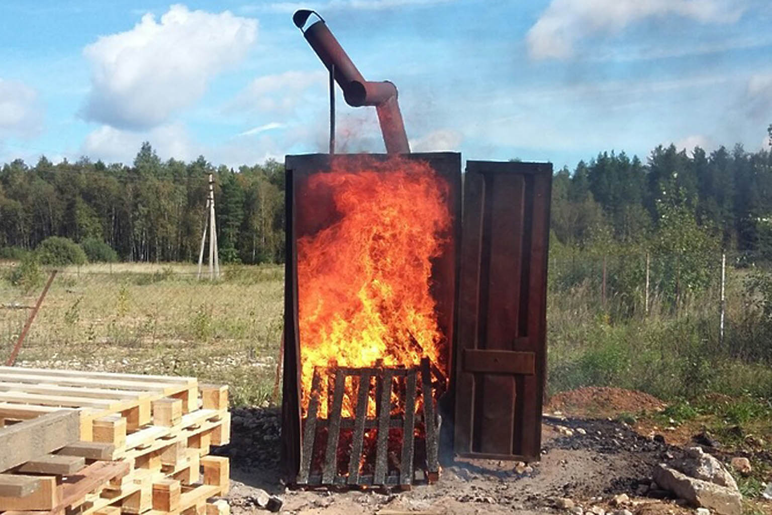 Можно ли сжигать ветки на своем участке. Бездымная печь для сжигания отходов.
